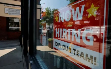 US Unemployment Hits 4.4% in October, According to Chicago Fed