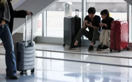 Travelers Struggle as Air Traffic Cuts Begin, Worse Ahead