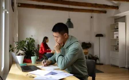 Smart Holiday Budgeting: Save More, Spend Less This Year