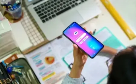 Google Boss Cautions on 'Irrationality' in AI Boom