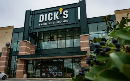 Dick’s Cuts Foot Locker Stores to Protect Profits