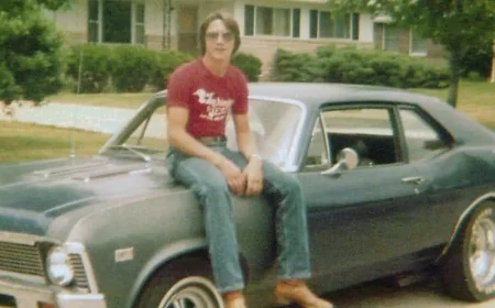 Man Enters Empty House After Car Breaks Down on Thanksgiving 1980