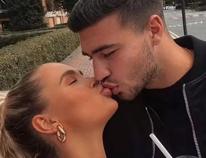 Molly-Mae Reveals Her Morning Bubbly Routine with Tommy Fury in a Statement to 'TMI'