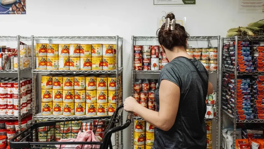 Donations to hunger relief organizations surge amid SNAP crisis
