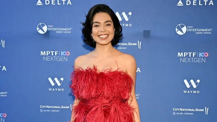 How 24-Year-Old Moana Star Auli'i Cravalho Deals With Career