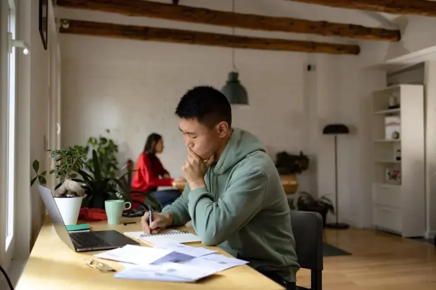 Smart Holiday Budgeting: Save More, Spend Less This Year