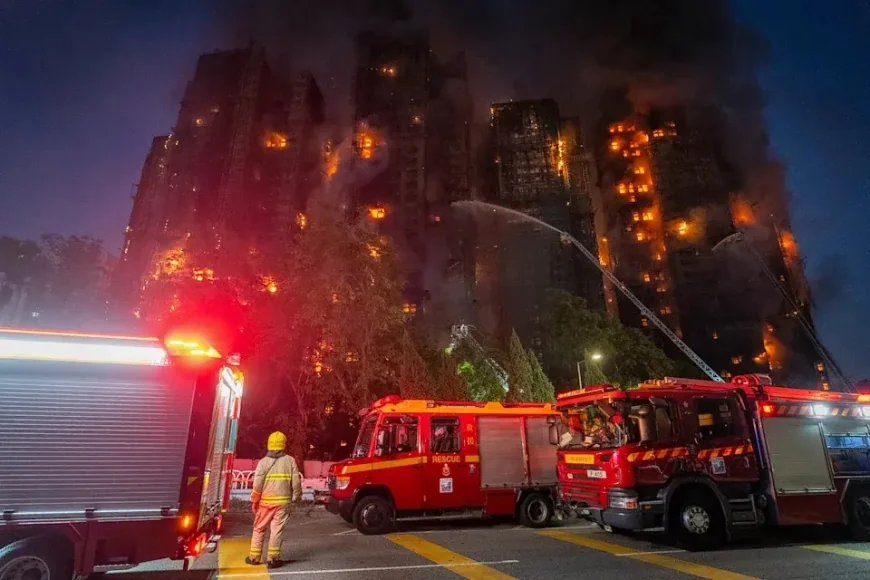 13 Killed as Fire Engulfs Hong Kong Residential Buildings