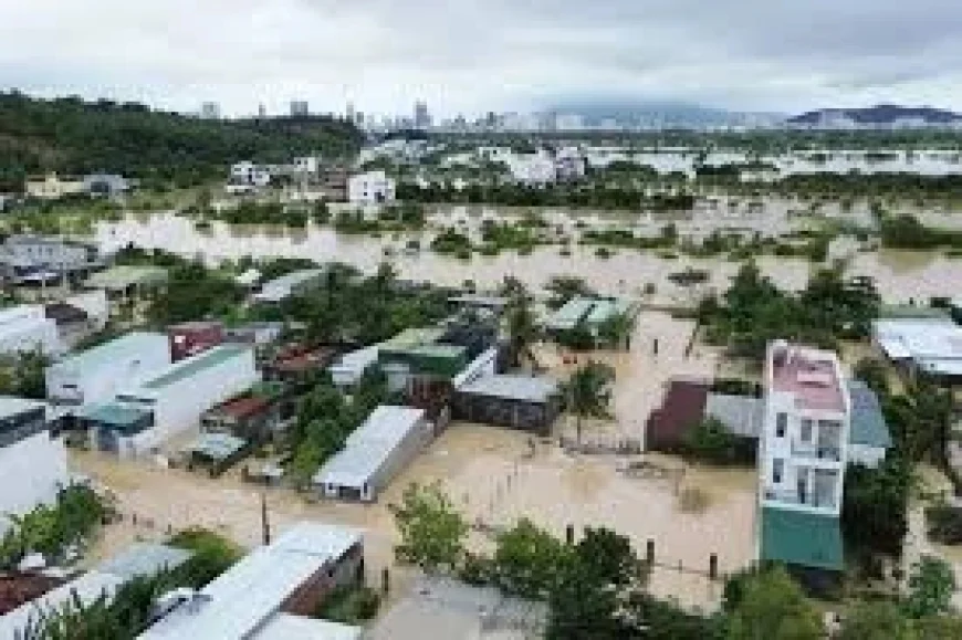 Deadly ‘300-Year’ Storm Devastates Thailand