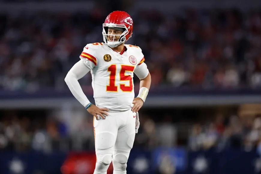 Mahomes Admits Desperation as Cowboys Hurt Chiefs Playoff Hopes