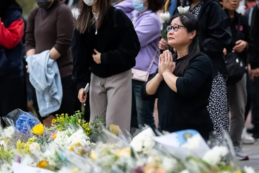 Hong Kong fire death toll rises to 146,thousands pay tribute