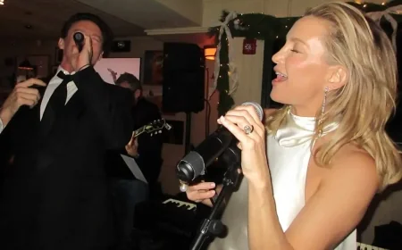 Jackman & Hudson Surprise Fans with Neil Diamond Songs in NYC Bar