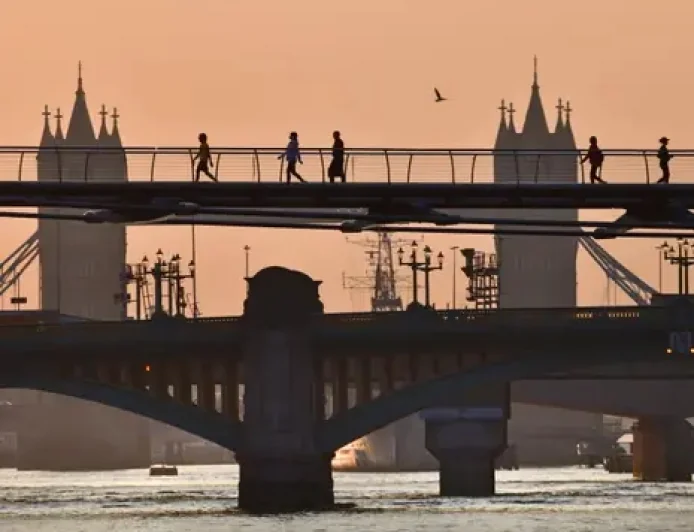 UK GDP Shock: 0.1% Drop Sparks Urgent Rate-Cut Calls