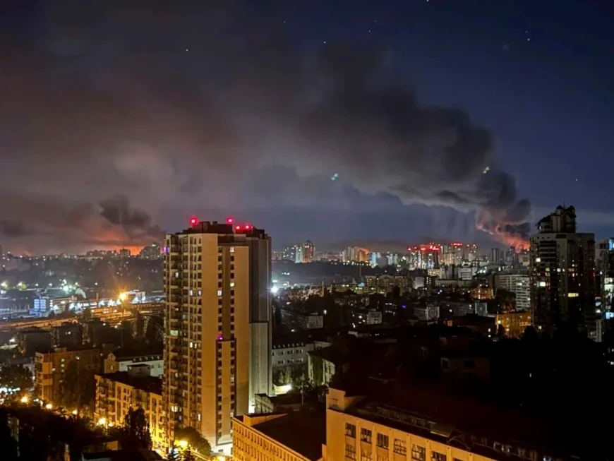 Russia Attacks Ukraine Amid US-Kyiv Talks Progress