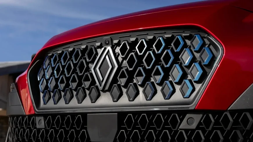 7 Bold Changes: The All-New Renault Clio Shocks Fans