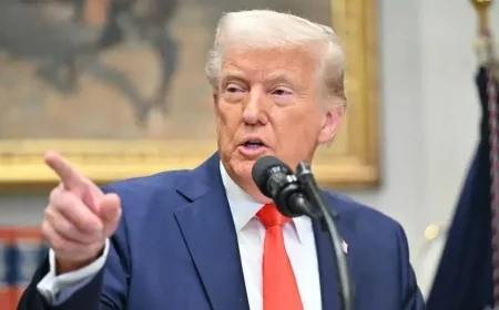 Trump Warns of $130bn Chaos as Tariff Ruling Nears