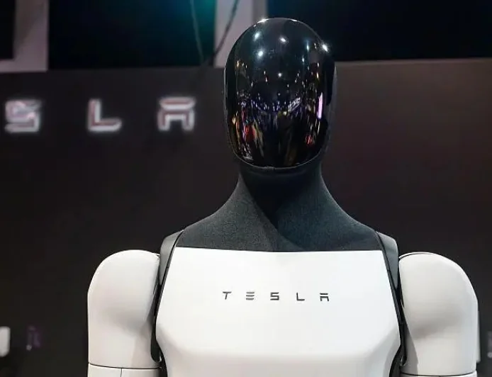 Tesla Drops Car Models to Go All-In on Robots and AI