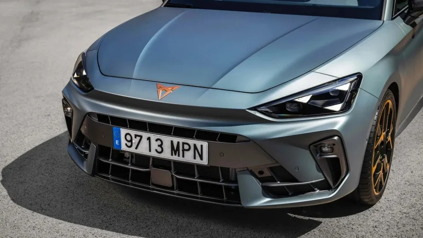 7 Reasons the 325bhp Cupra Leon Is a Hot Hatch Survivor