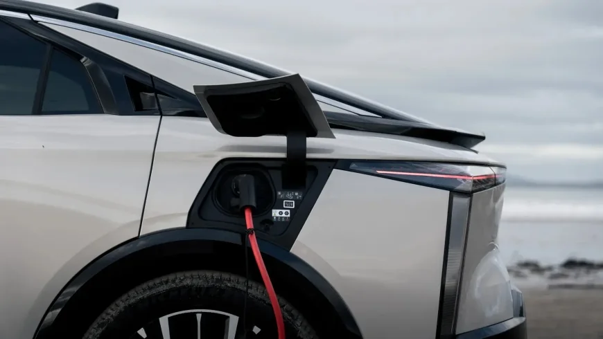 7 Reasons DS No 8 EV Dominates Luxury Hatchbacks