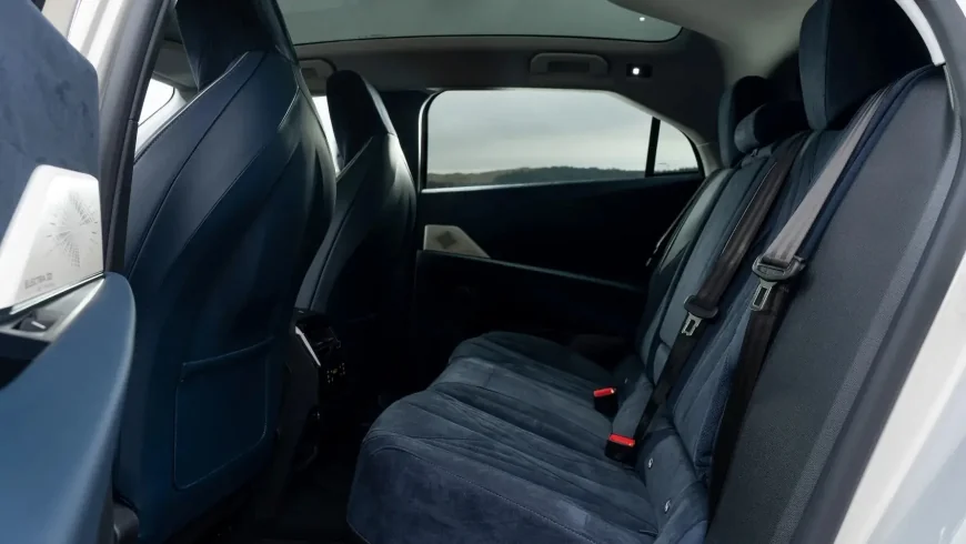 7 Reasons DS No 8 EV Dominates Luxury Hatchbacks